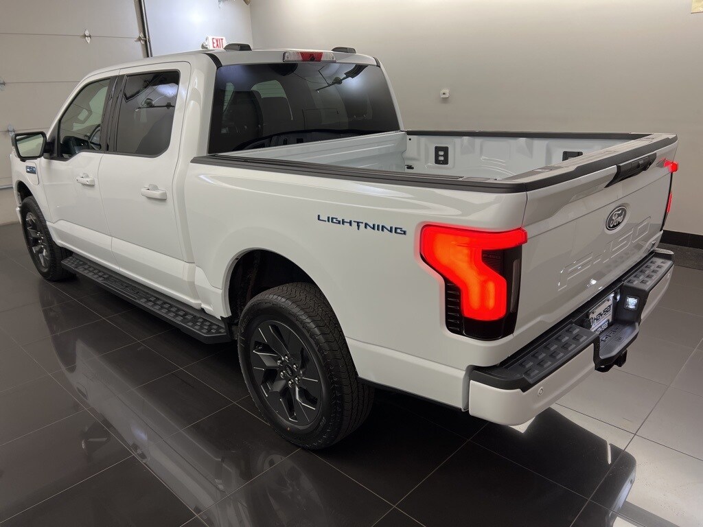 2025 Ford F-150 Lightning photo 4
