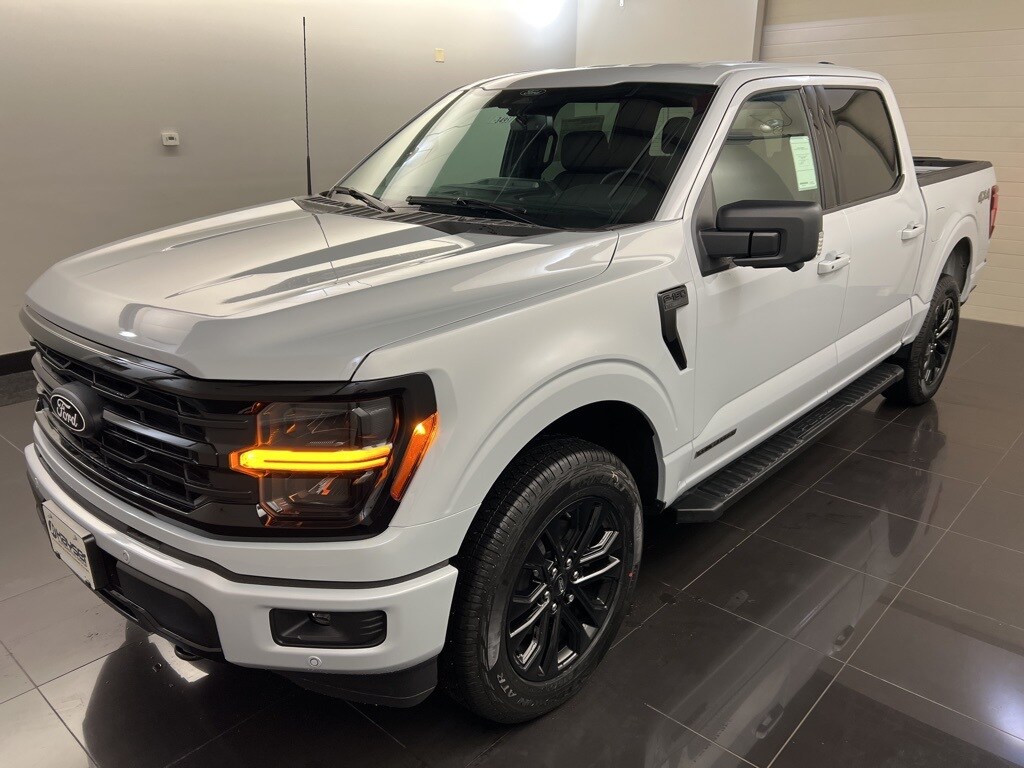 2025 Ford F-150 XLT photo 3