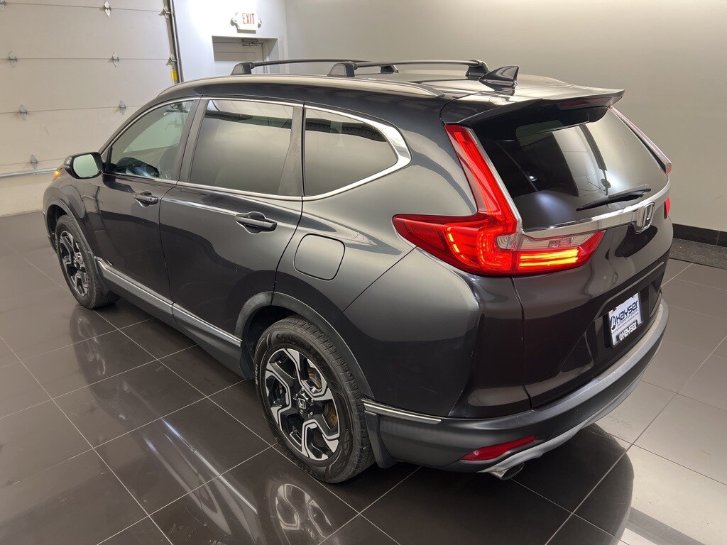 2017 Honda CR-V Touring photo 4