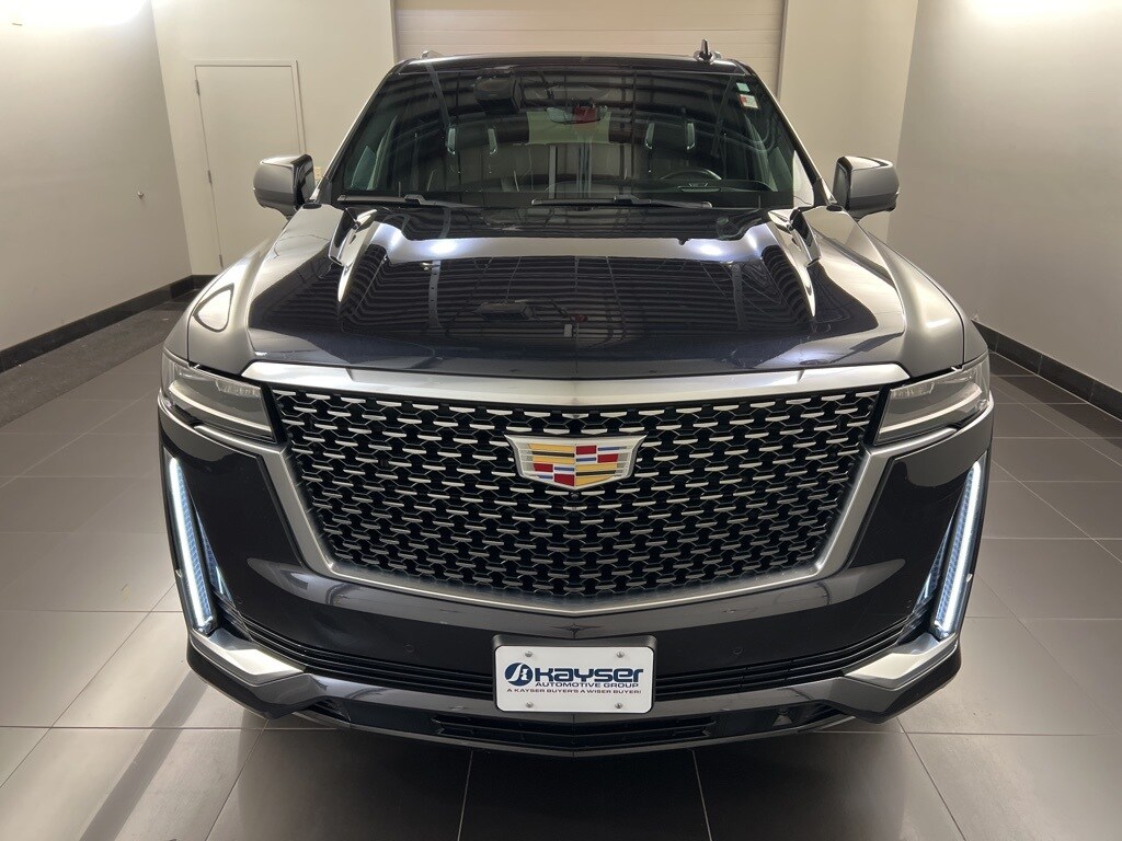2023 Cadillac Escalade ESV Premium Luxury photo 2