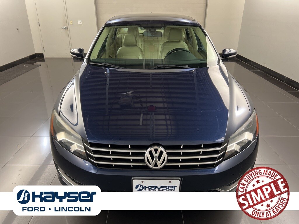 2015 Volkswagen Passat TDI SE photo 2