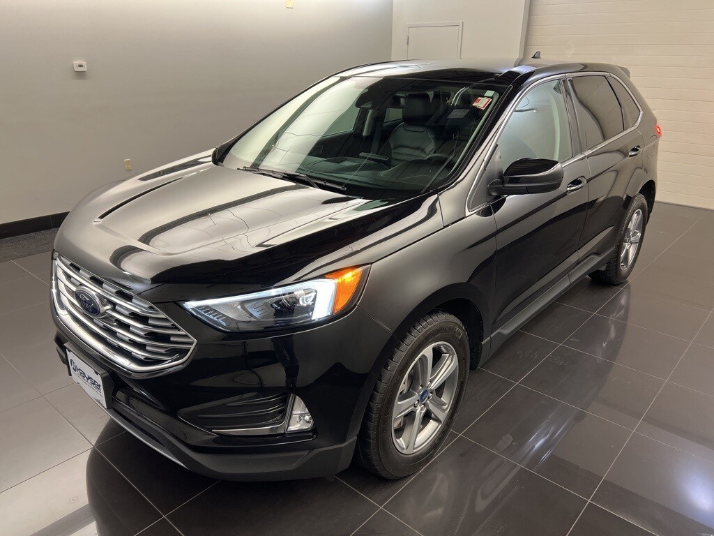 2022 Ford Edge SEL photo 3