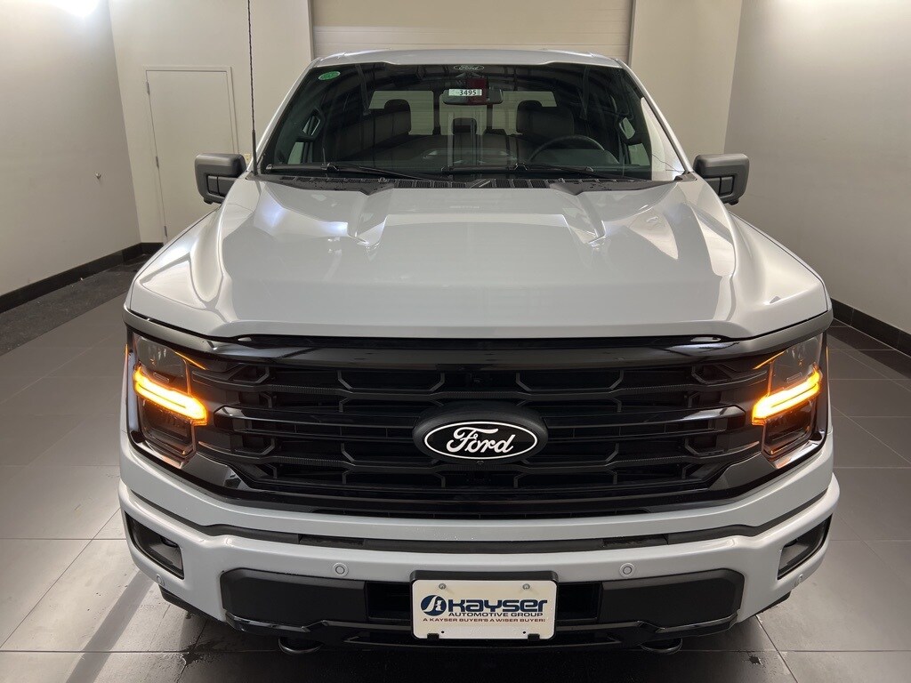 2025 Ford F-150 XLT photo 2