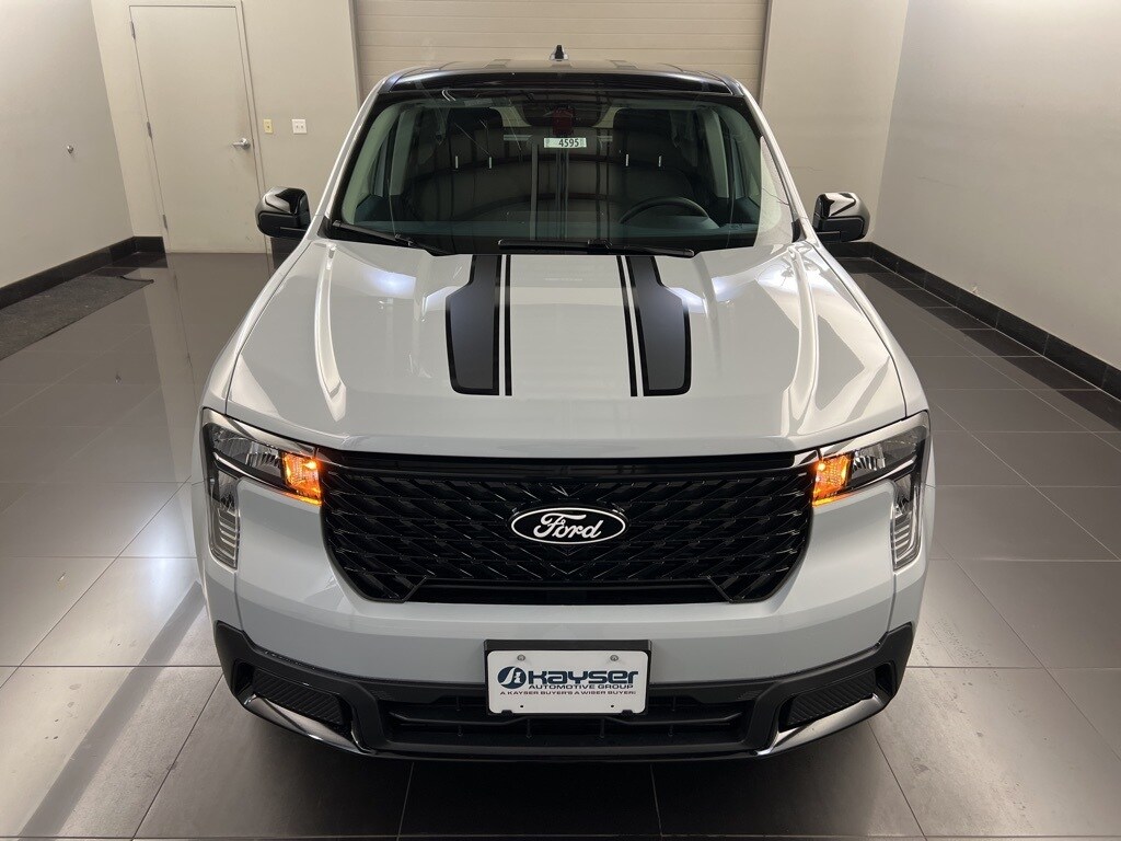 2025 Ford Maverick XLT photo 2