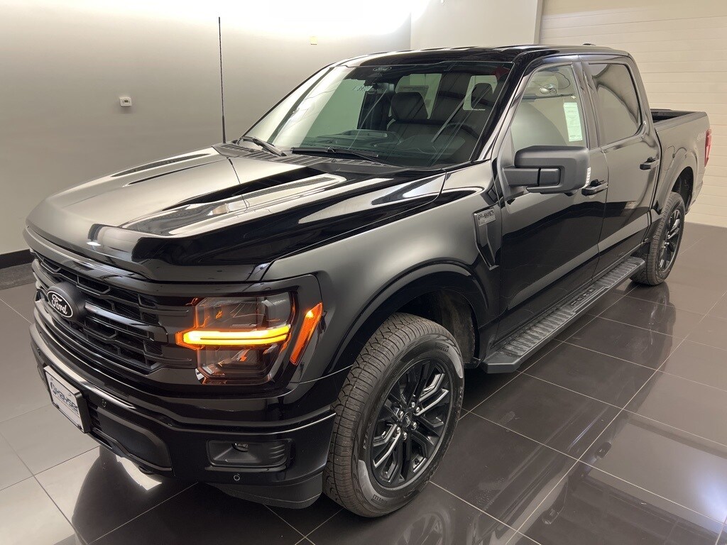 2025 Ford F-150 XLT photo 3