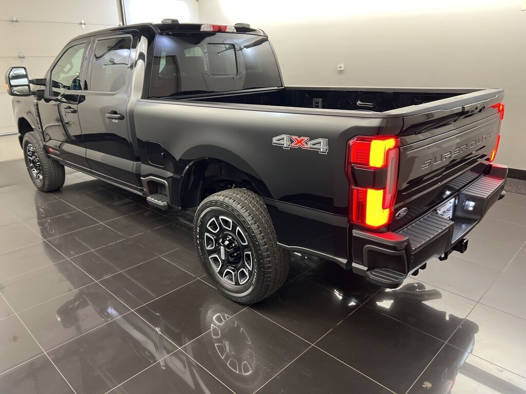 2025 Ford F-250 Platinum photo 4
