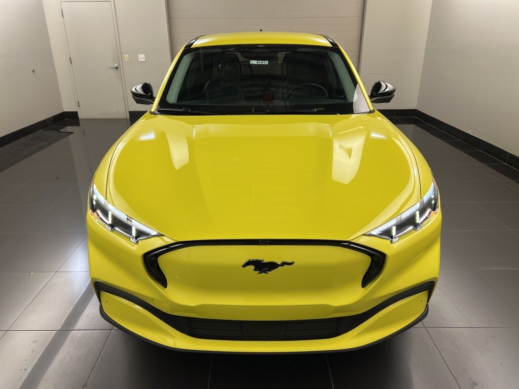 2025 Ford Mustang Mach-E Premium photo 2