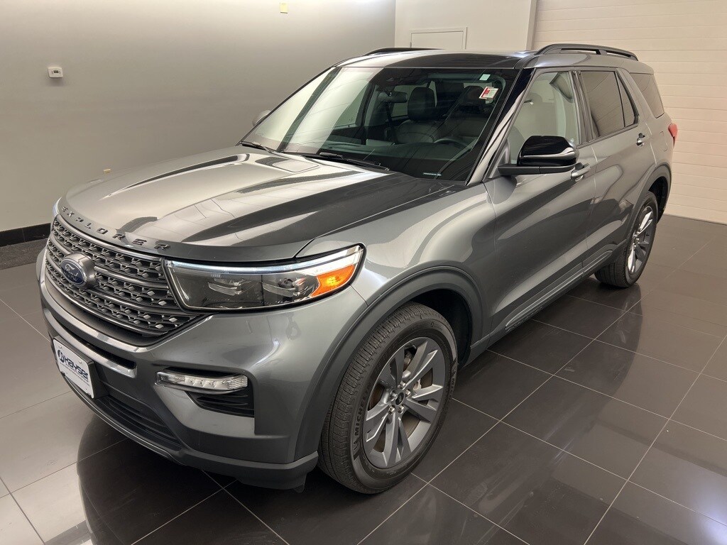 2023 Ford Explorer XLT photo 3