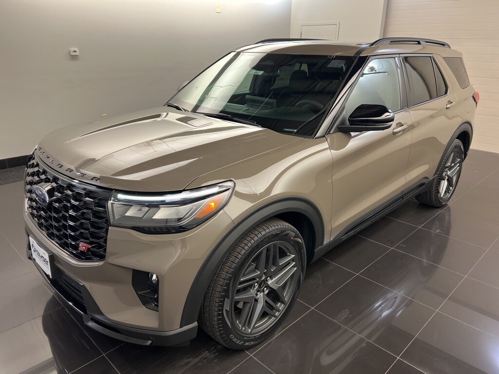2026 Ford Explorer ST photo 3