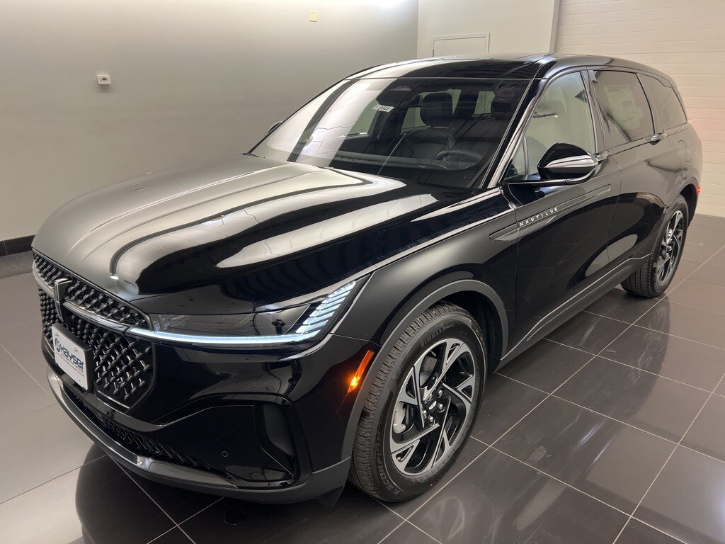 2025 Lincoln Nautilus Premiere photo 3