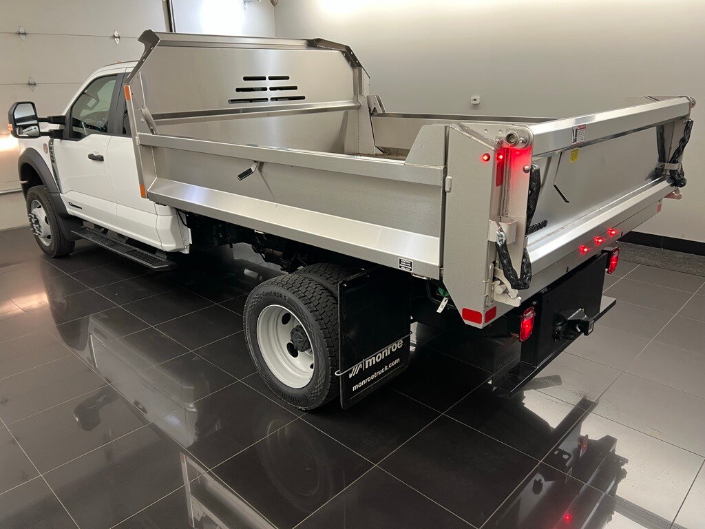 2025 Ford F-550 photo 4