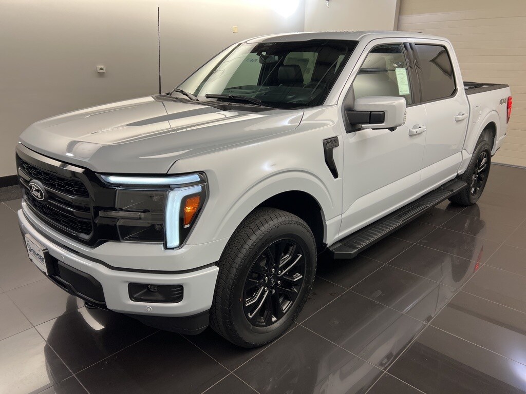 2025 Ford F-150 Lariat photo 3
