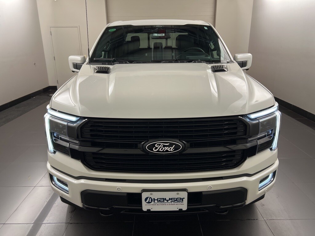 2025 Ford F-150 Platinum photo 2
