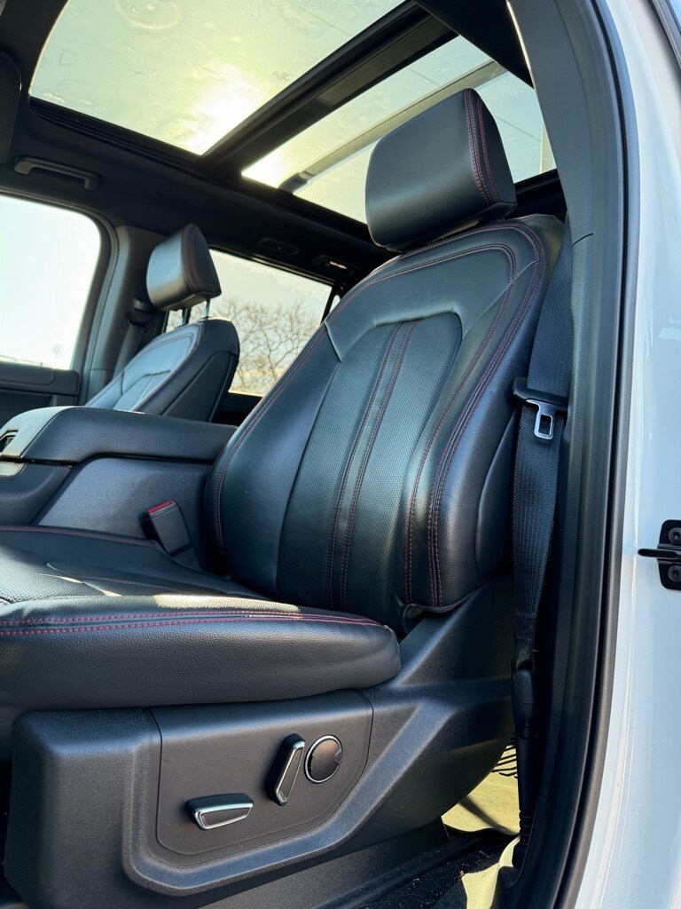 2022 Ford Expedition MAX Limited photo 3