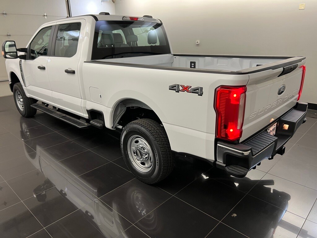 2026 Ford F-350 XL photo 2