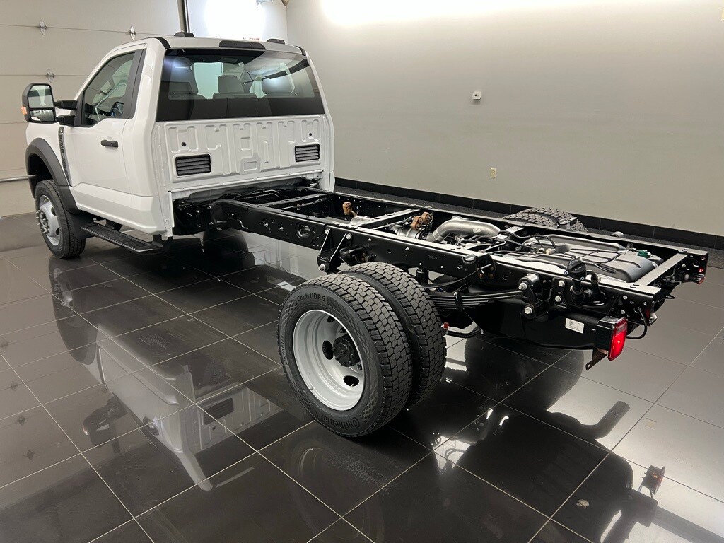 2025 Ford F-550 XL photo 4