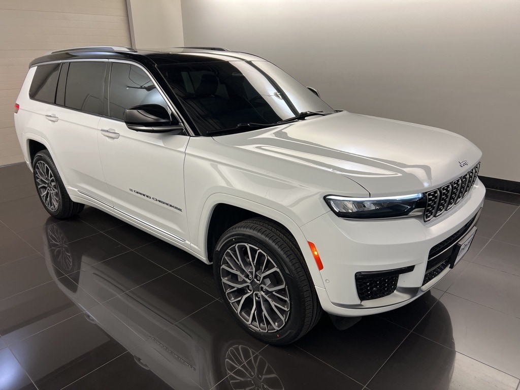 2022 Jeep Grand Cherokee L Summit Reserve's photo