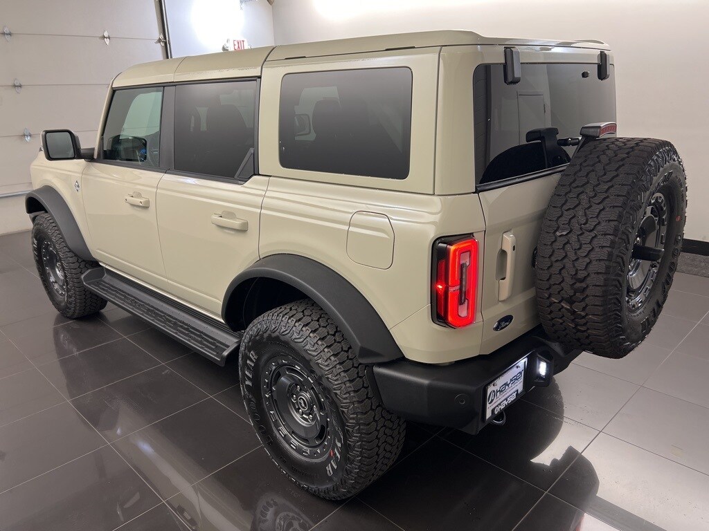 2025 Ford Bronco Outer Banks photo 4