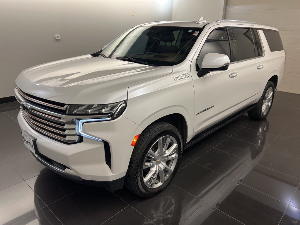 2021 Chevrolet Suburban High Country photo 3
