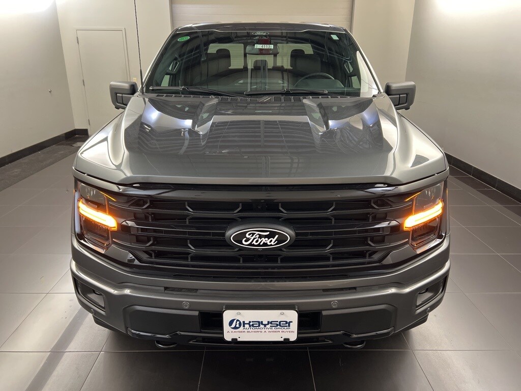 2025 Ford F-150 XLT photo 2