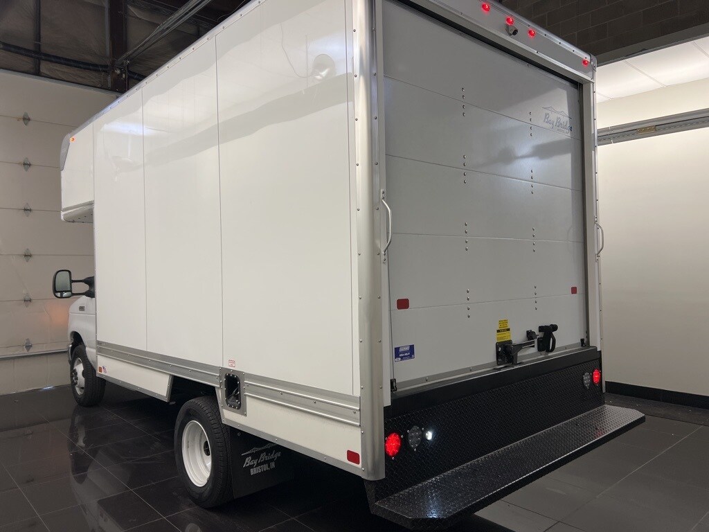 2026 Ford E-350 Base photo 4