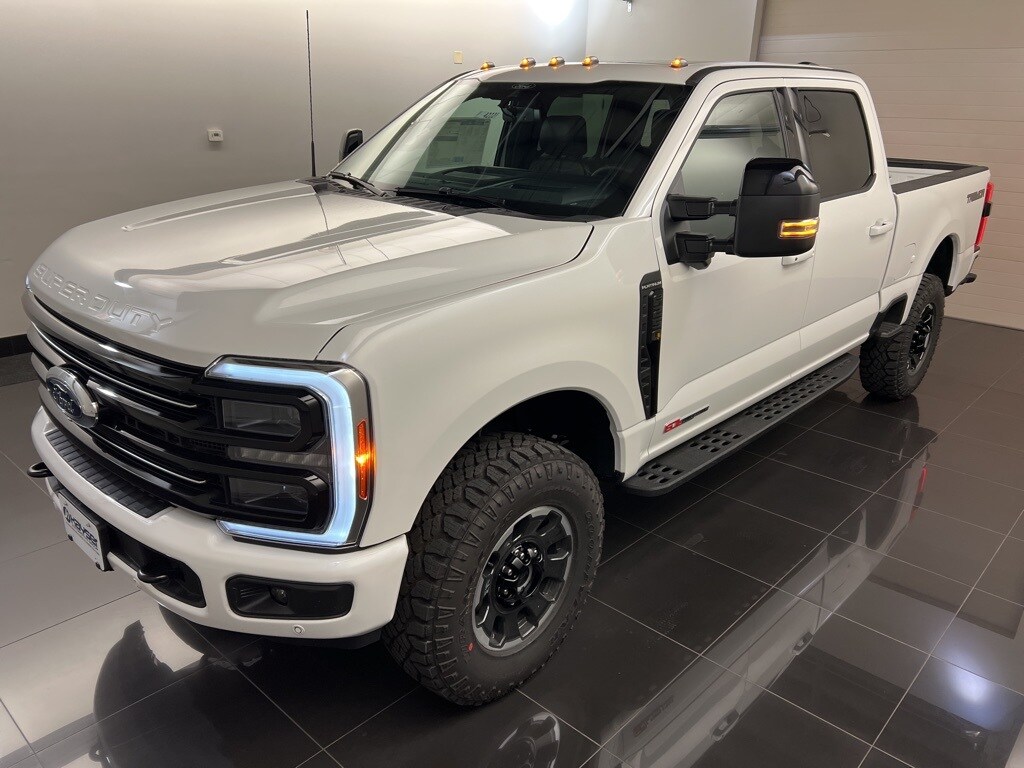 2026 Ford F-250 Platinum photo 3