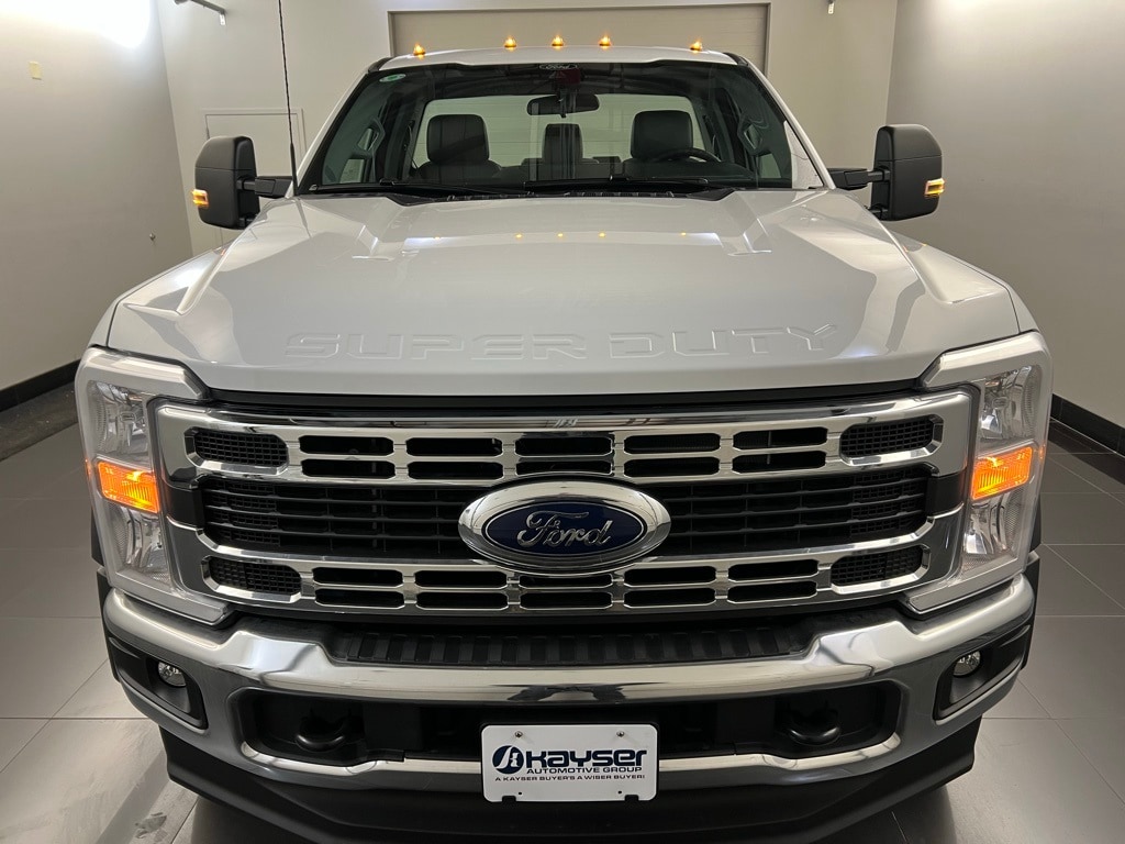 2025 Ford F-550 XL photo 2