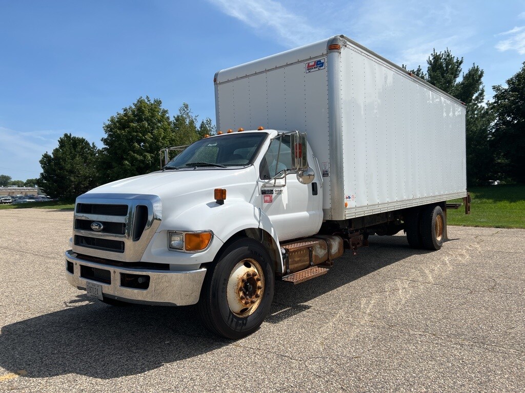 2015 Ford F-650 photo 3