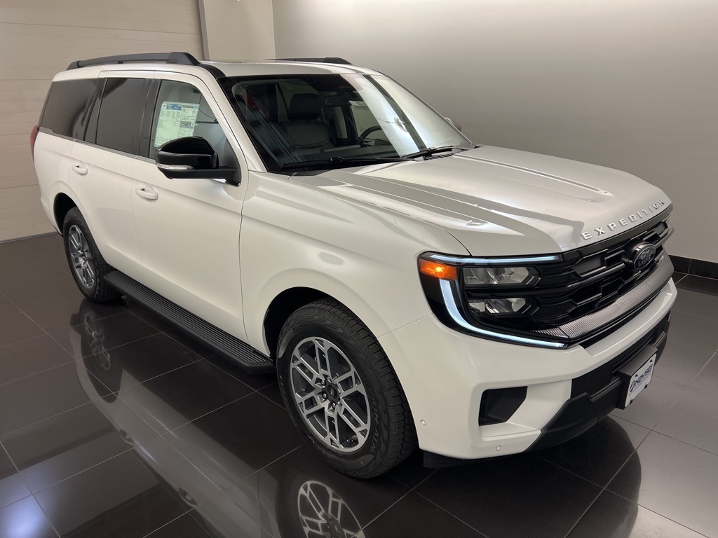 2025 Ford Expedition Active's photo