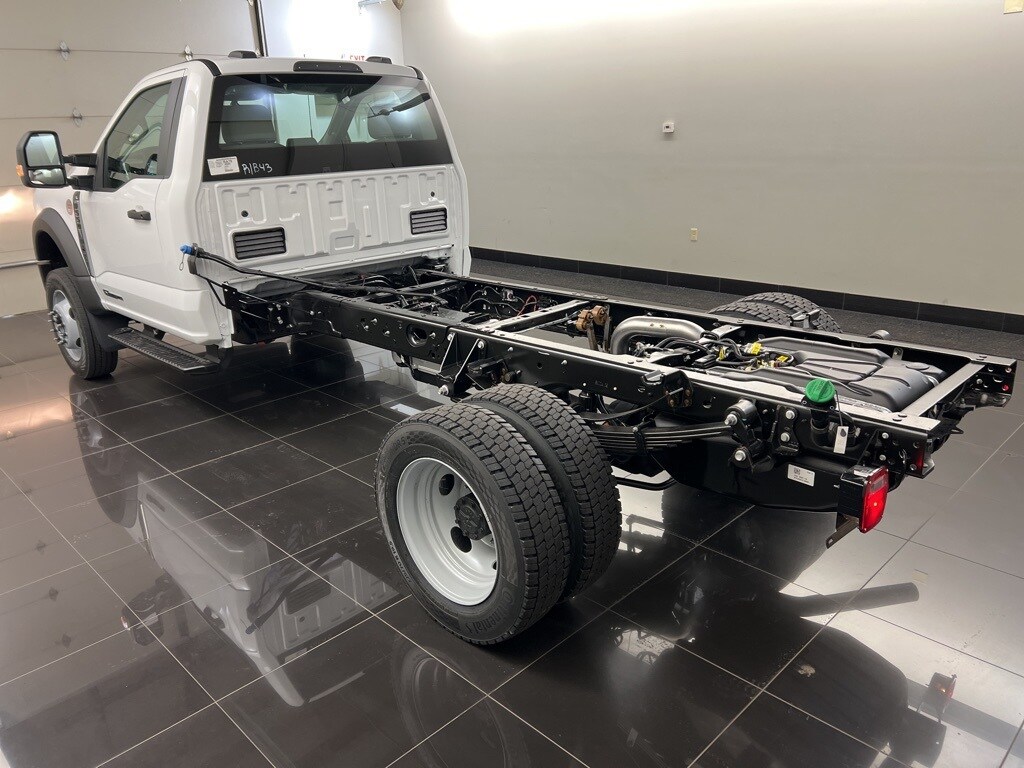 2025 Ford F-550 XL photo 4