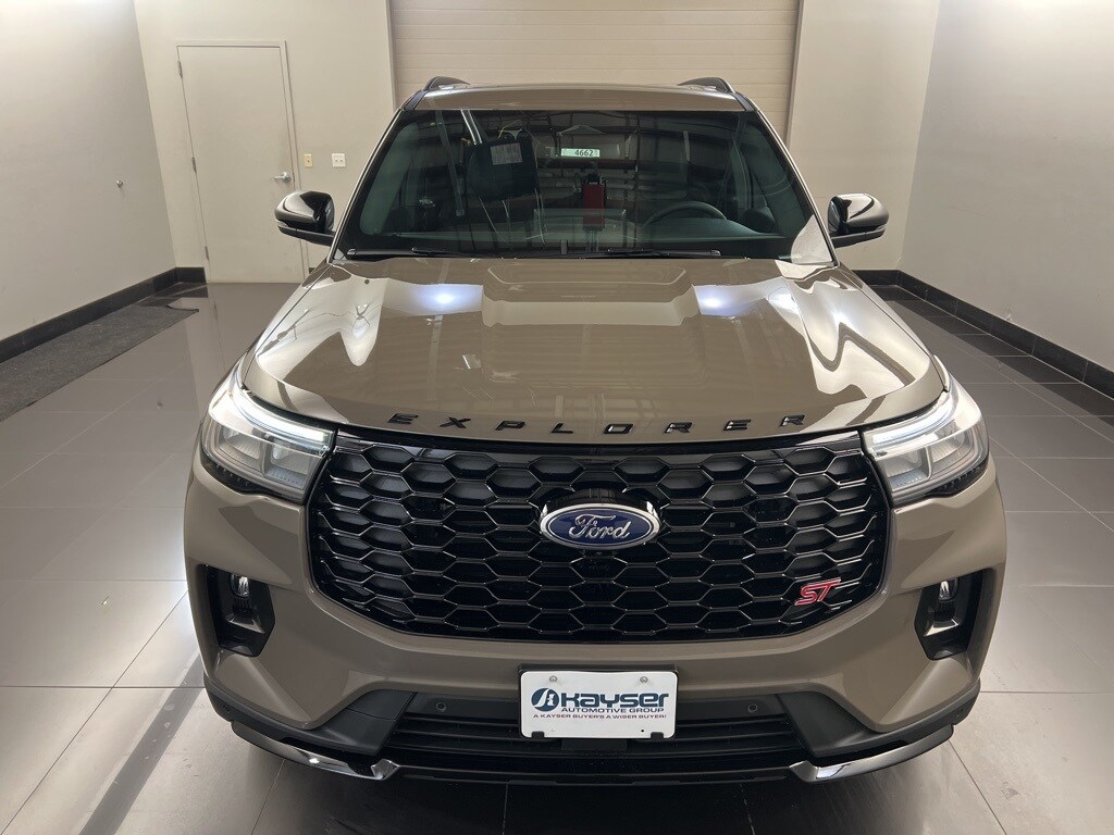 2026 Ford Explorer ST photo 2