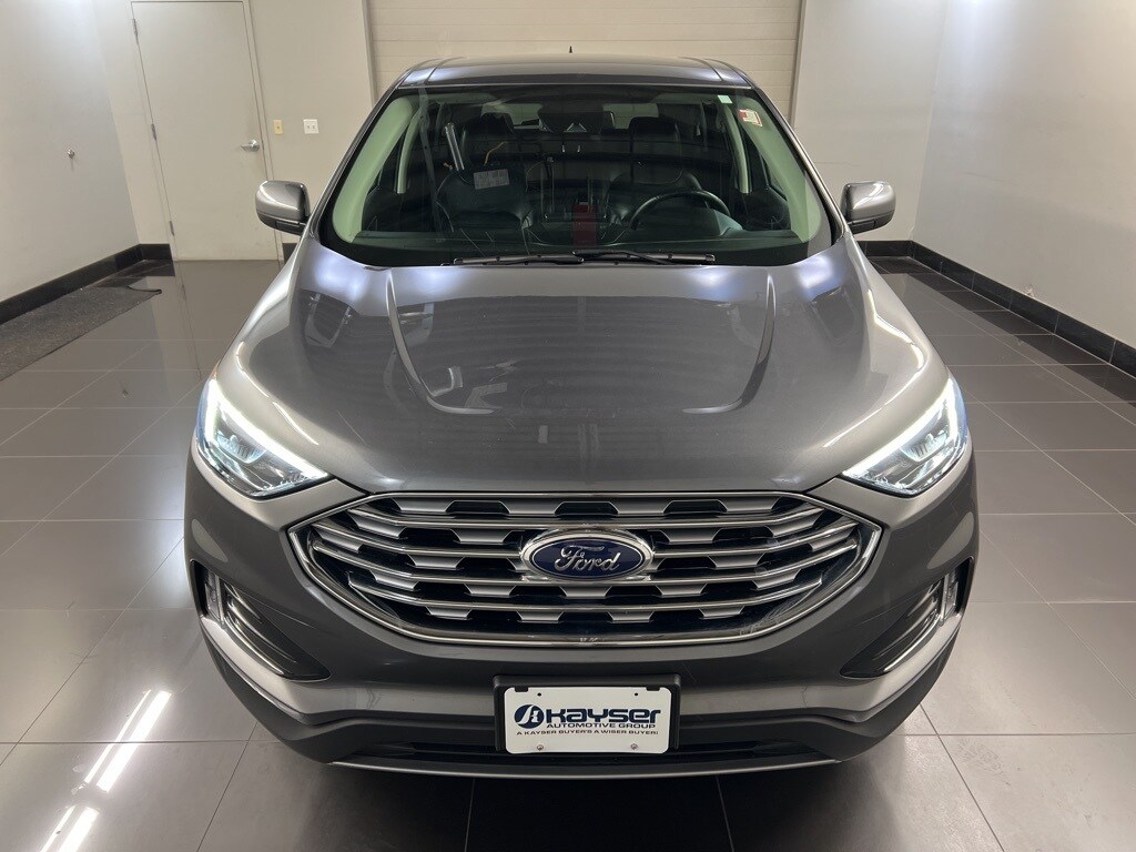 2022 Ford Edge SEL photo 2