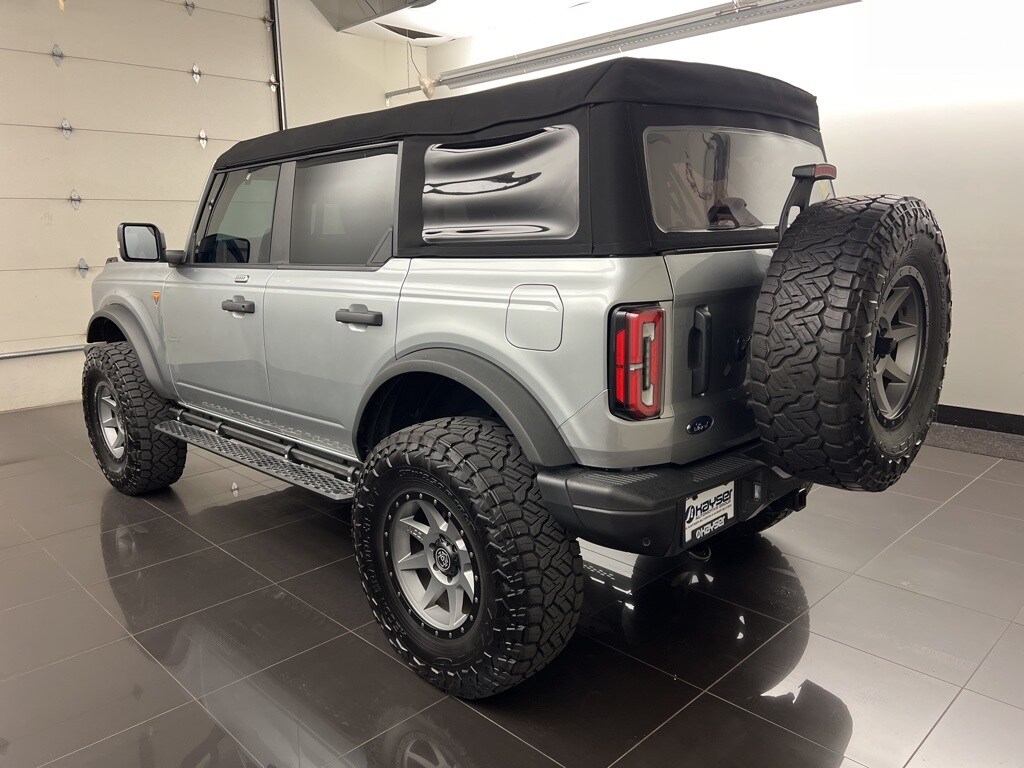 2023 Ford Bronco Badlands photo 3