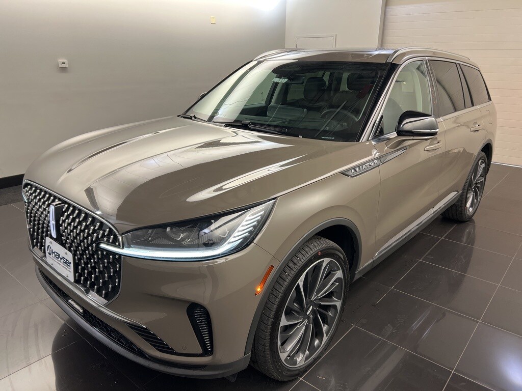 2025 Lincoln Aviator Reserve photo 3