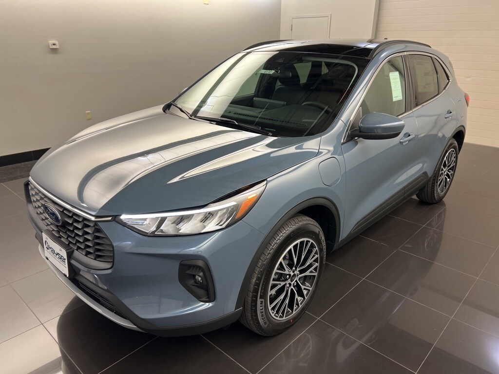 2025 Ford Escape Base photo 3