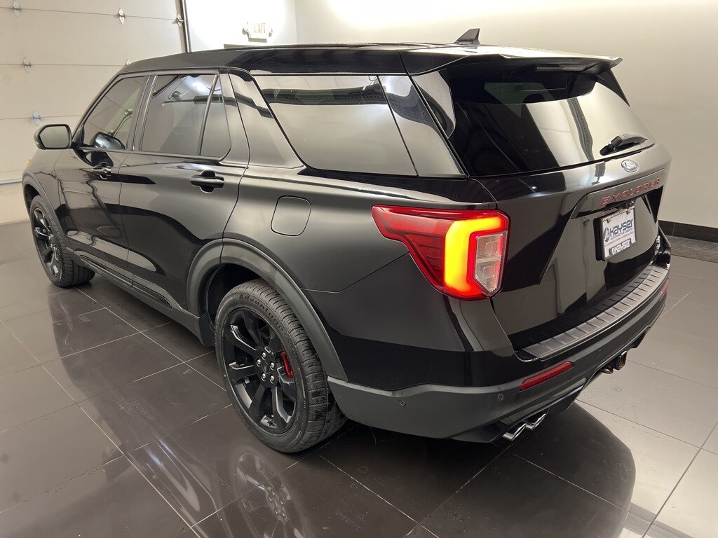 2021 Ford Explorer ST photo 4