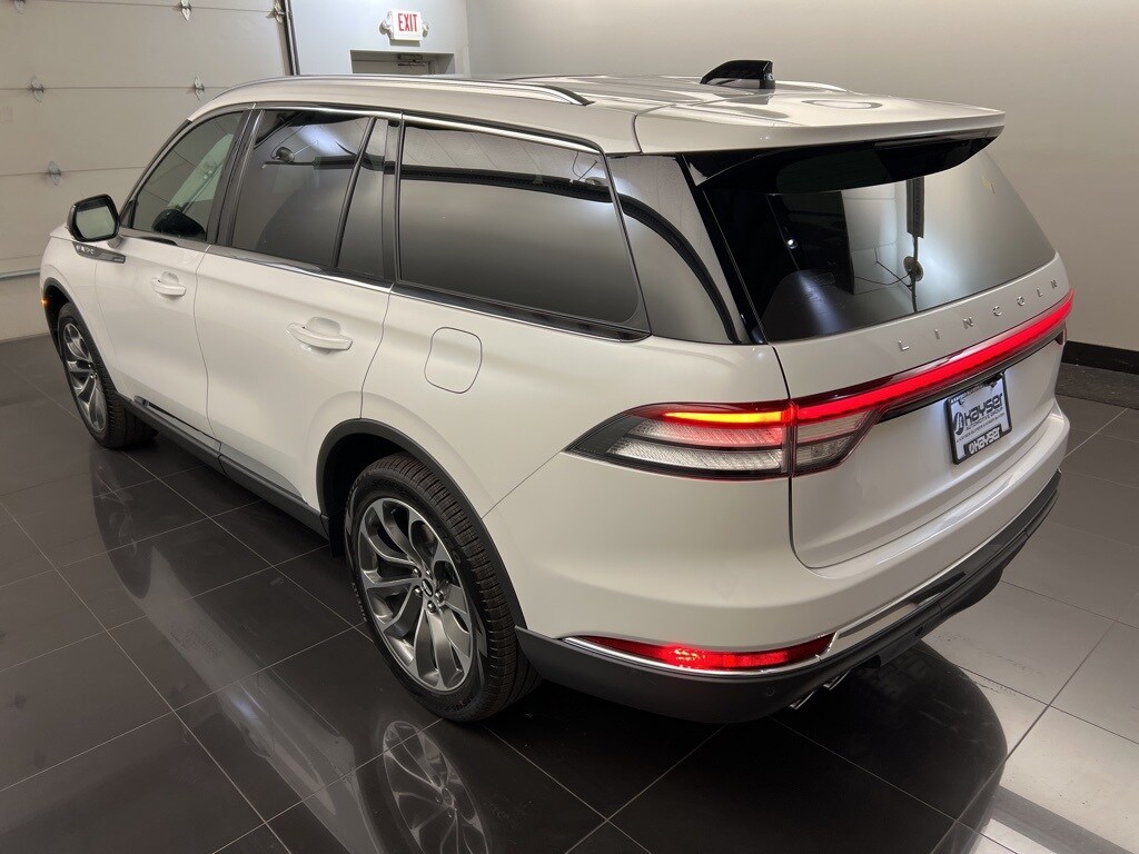 2025 Lincoln Aviator Reserve photo 3