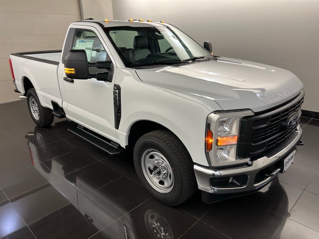 2026 Ford F-350 Super Duty XL's photo