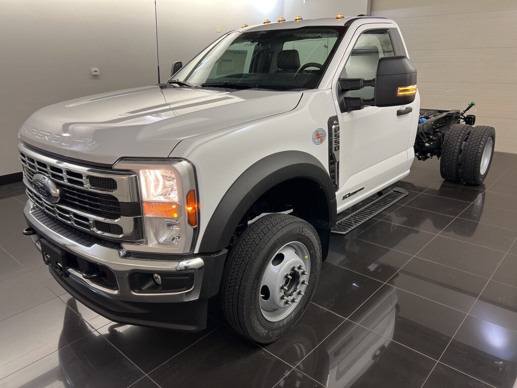 2025 Ford F-550 XL photo 3