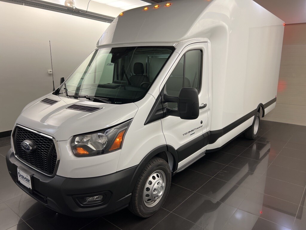 2025 Ford Transit photo 3