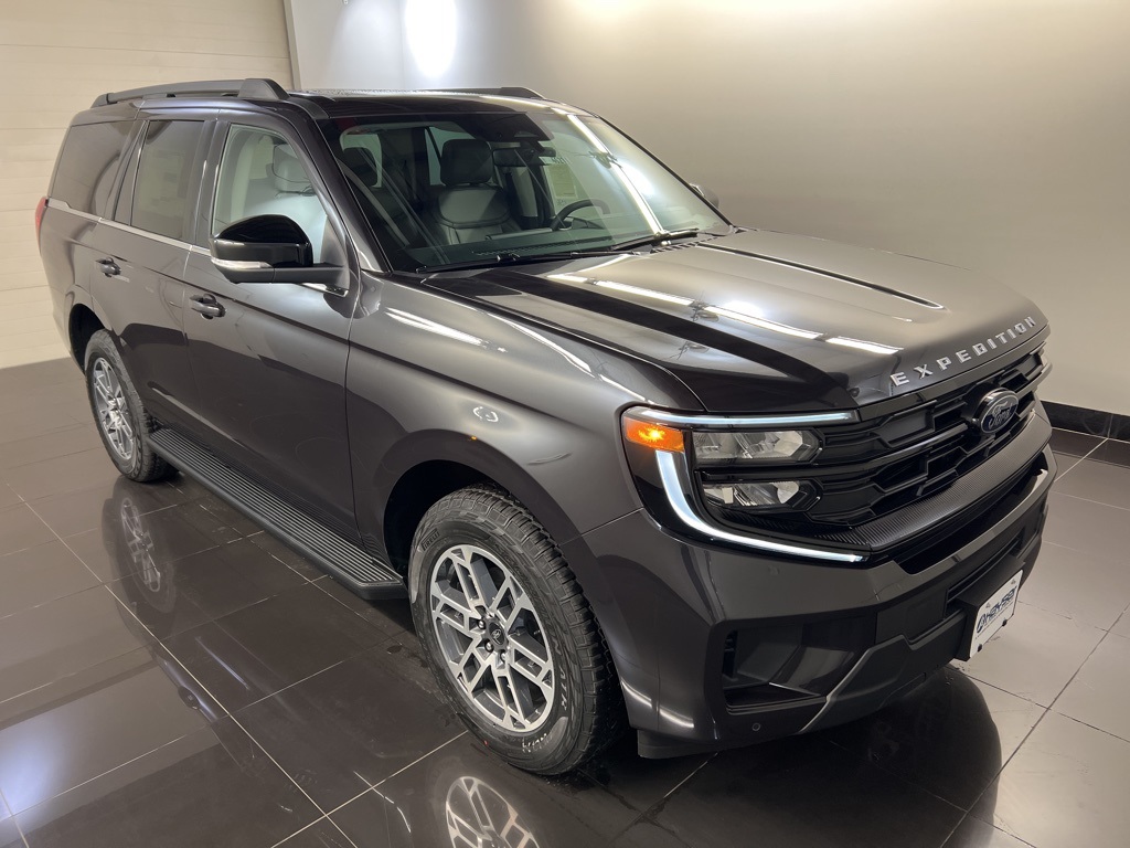 2025 Ford Expedition Active's photo