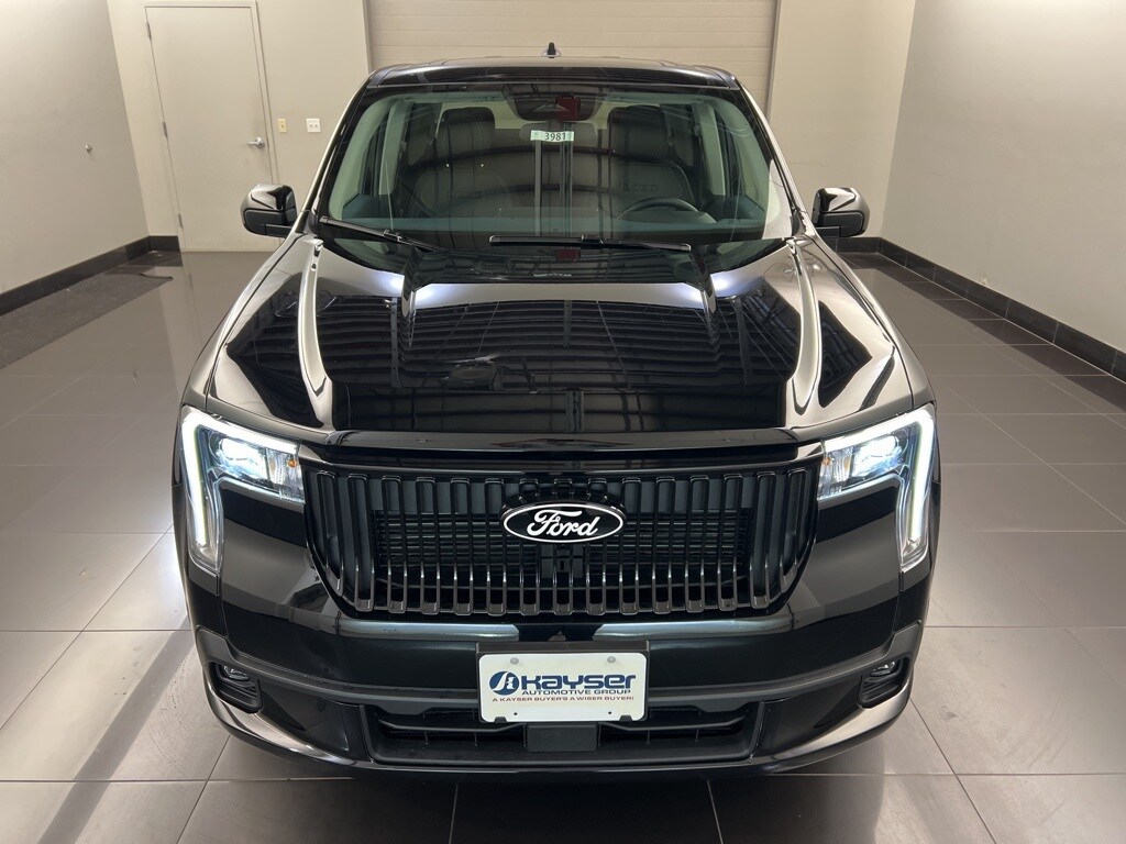 2025 Ford Maverick photo 2