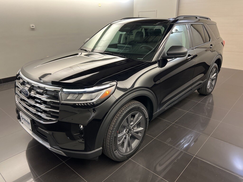 2026 Ford Explorer photo 3