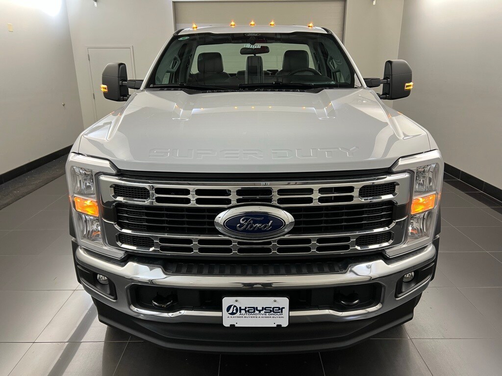 2025 Ford F-550 XL photo 2
