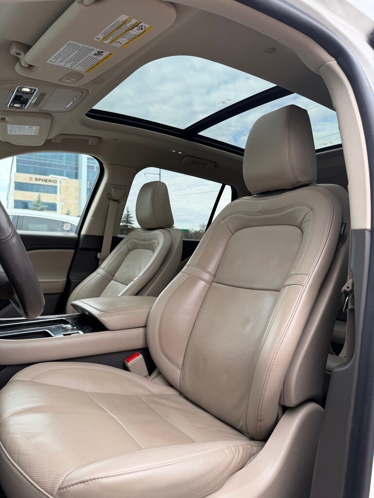 2022 Lincoln Aviator Reserve photo 2