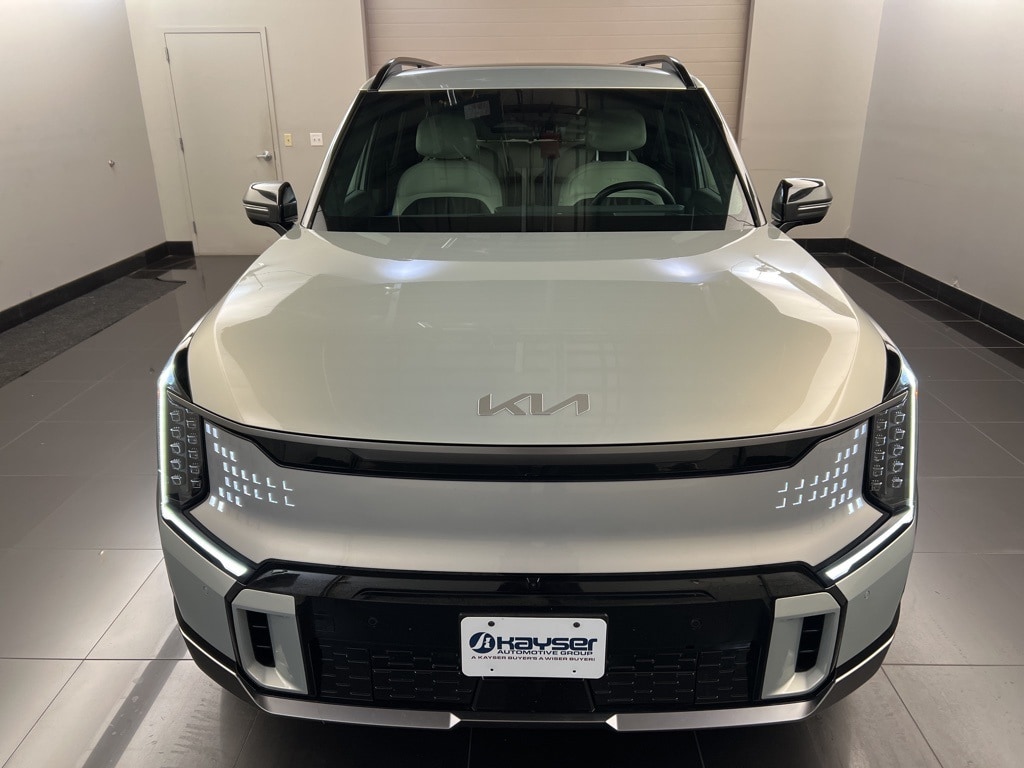Used 2024 Kia Ev9 GT-Line with VIN KNDAEFS55R6022037 for sale in Madison, WI