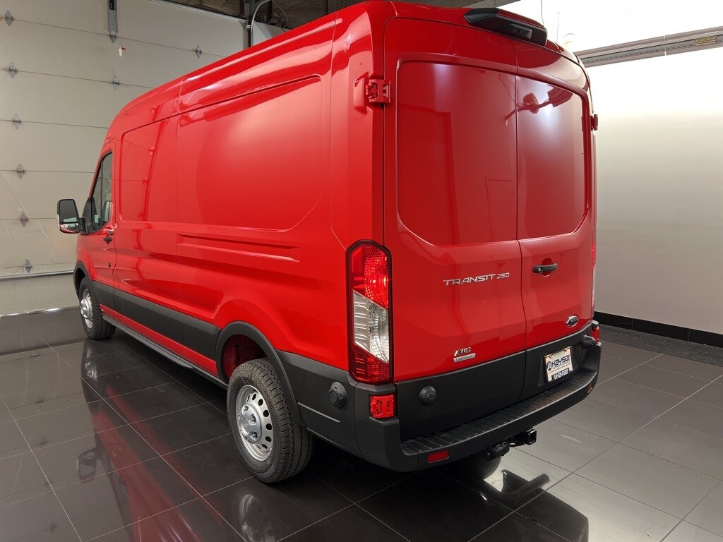 2024 Ford Transit photo 4