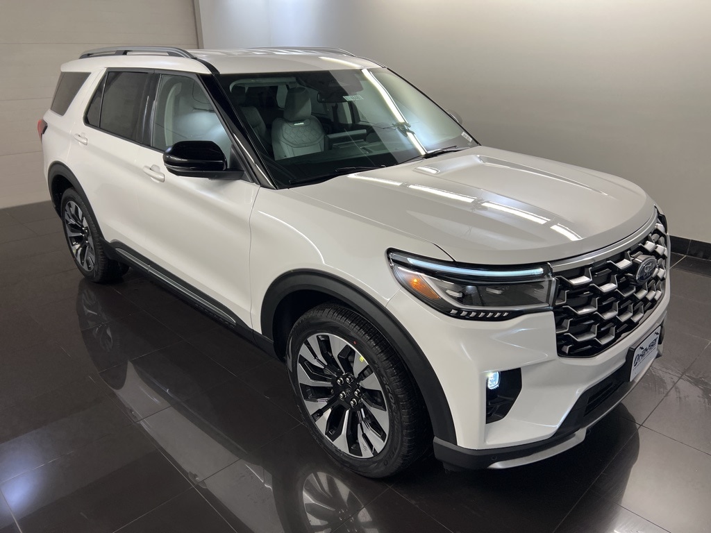 2026 Ford Explorer Platinum's photo