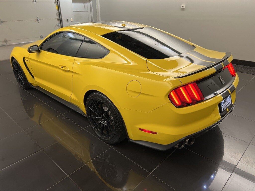 2016 Ford Mustang Shelby GT350 photo 4