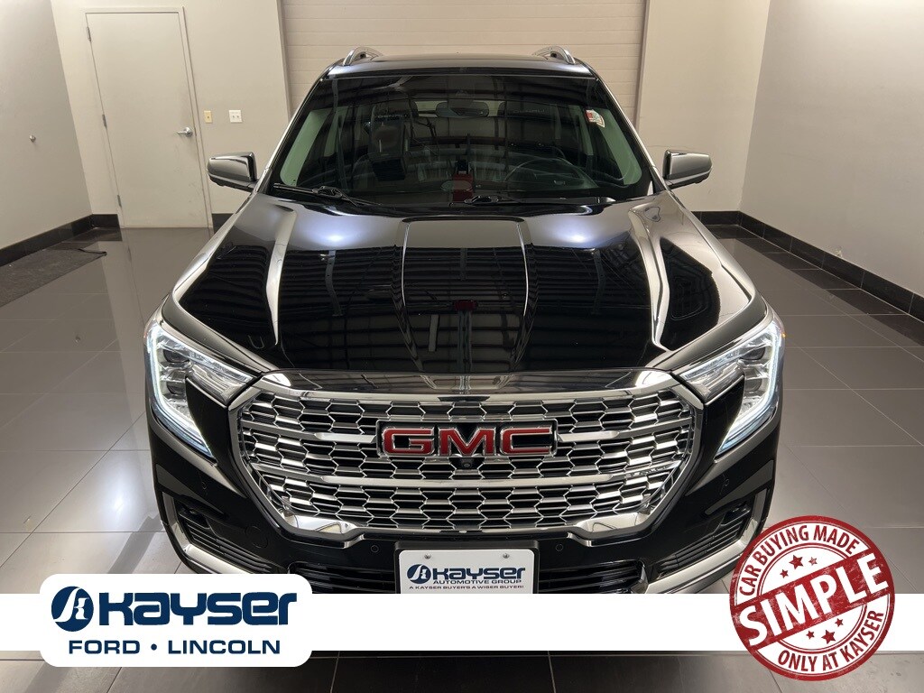 2022 Gmc Terrain Denali photo 2